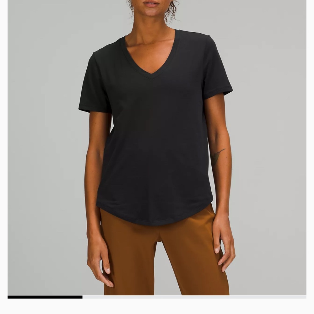 2 Lululemon v neck t-shirts black